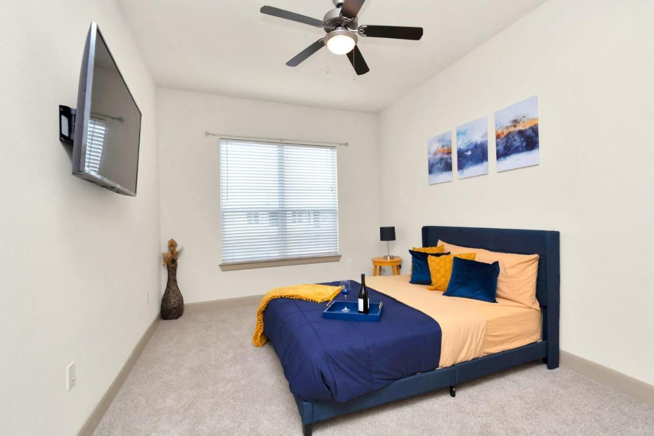 Welcome To The Suite Spot Luxury 1Bedroom Mid-Rise In Suger Land Houston Exteriör bild