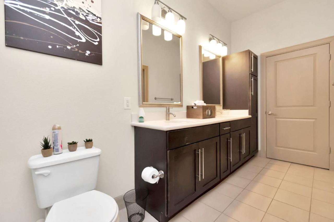 Welcome To The Suite Spot Luxury 1Bedroom Mid-Rise In Suger Land Houston Exteriör bild